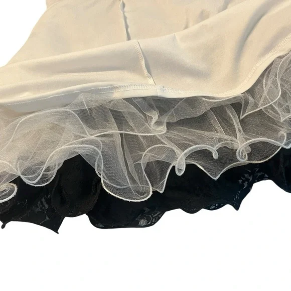 Women's Chi Chi London Black & White Lace Mini Dress Plus Size 18 - Picture 5 of 13